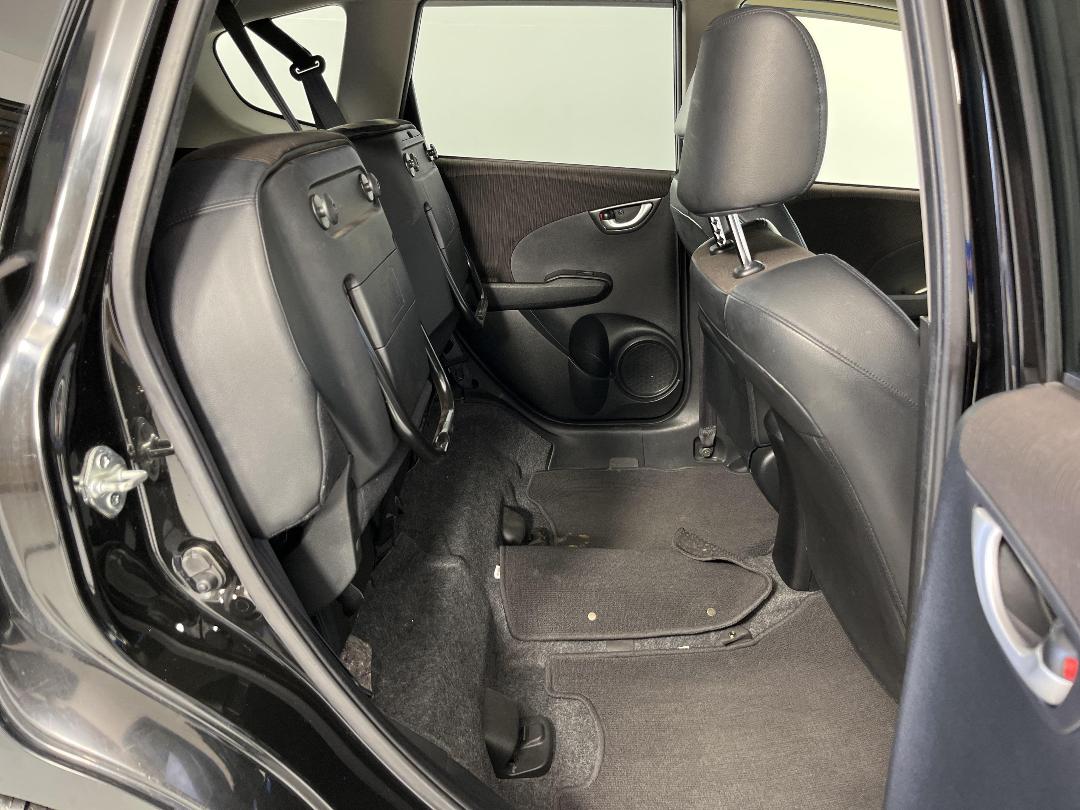 Photo '23' of Honda FIT