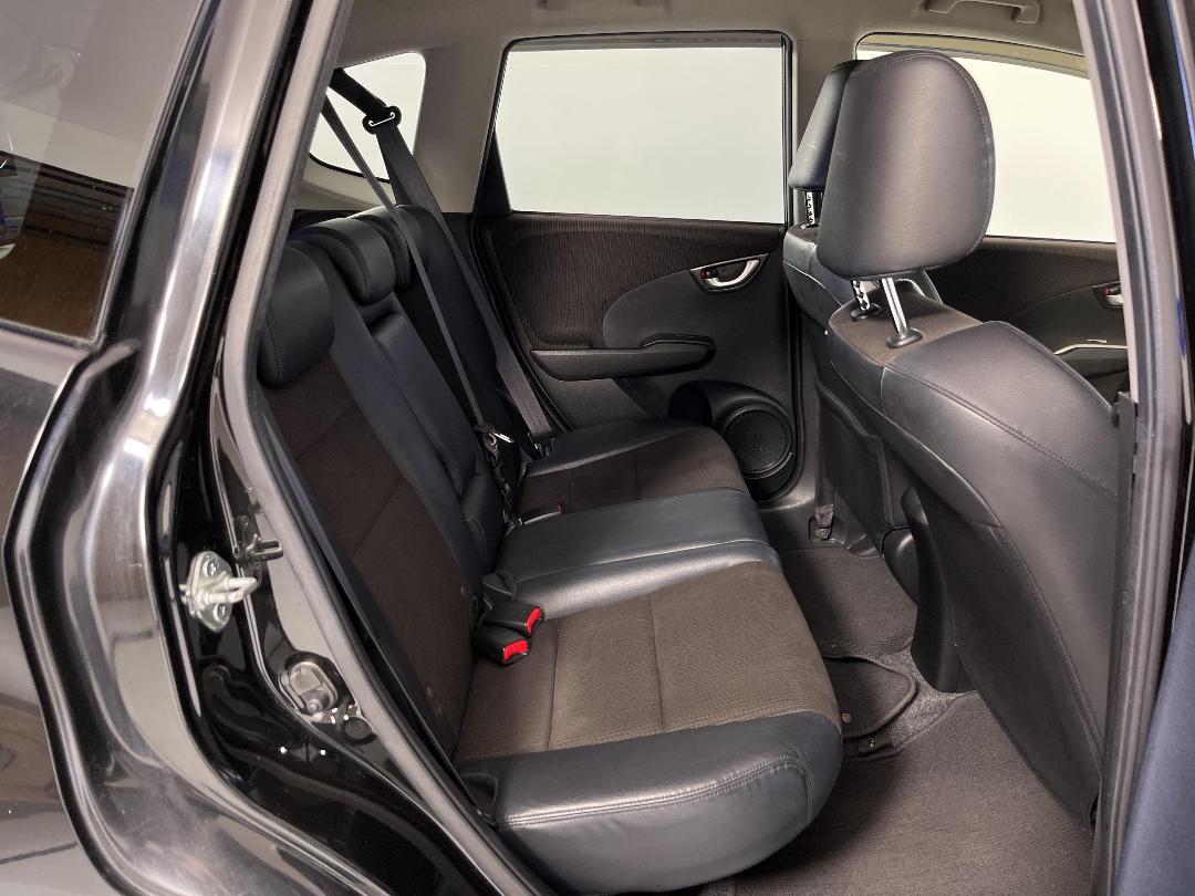 Photo '24' of Honda FIT