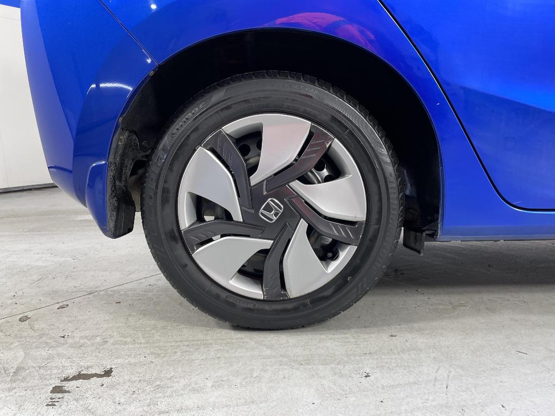 Photo '12' of Honda FIT