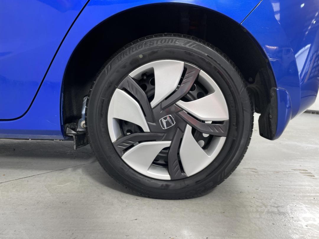 Photo '11' of Honda FIT