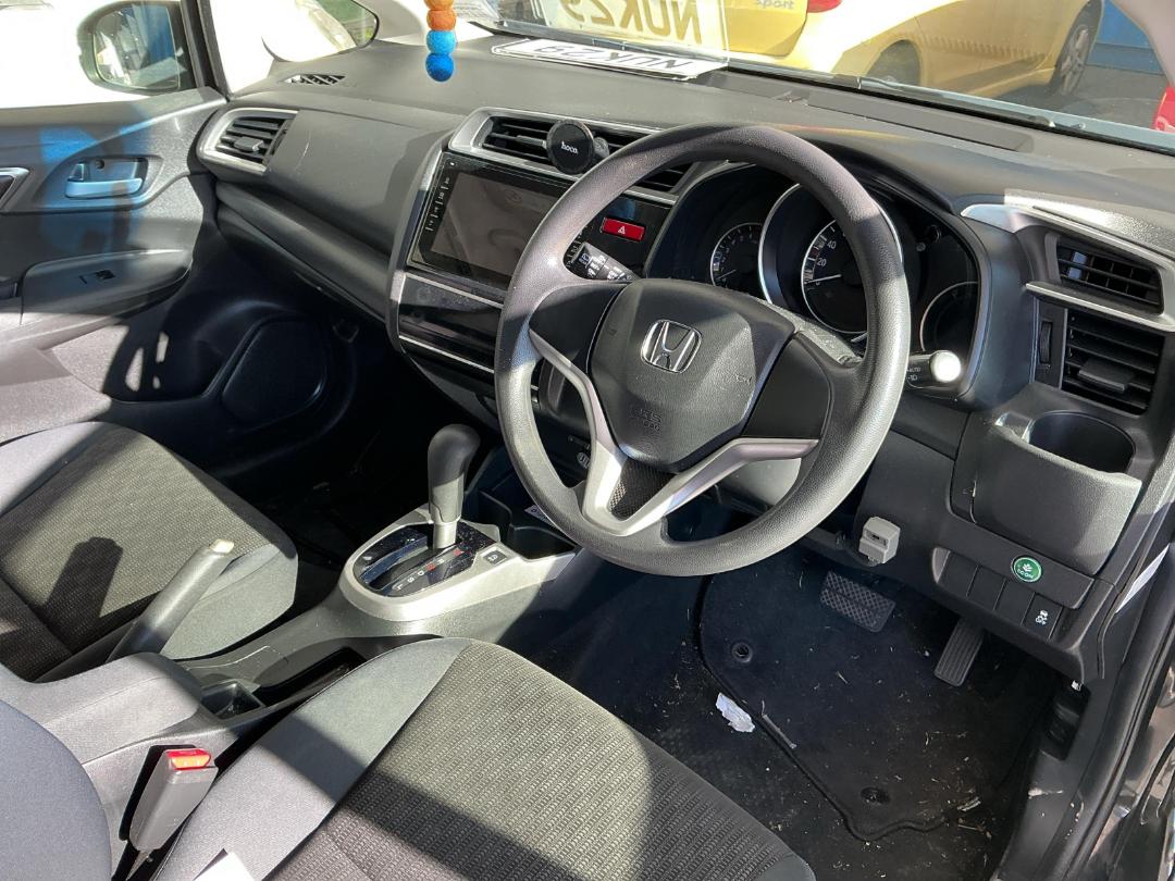 Photo '8' of Honda FIT Photo '8' of Honda FIT