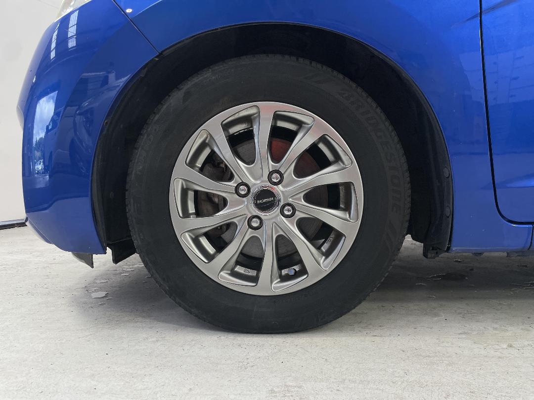 Photo '10' of Honda FIT