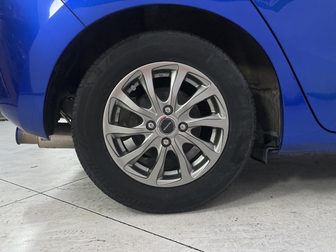 Photo '12' of Honda FIT