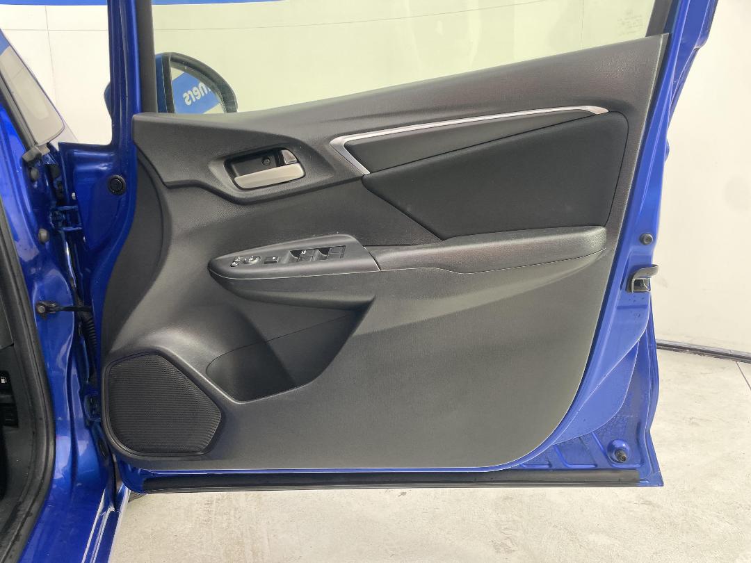 Photo '15' of Honda FIT