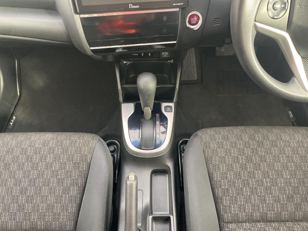 Photo '18' of Honda FIT