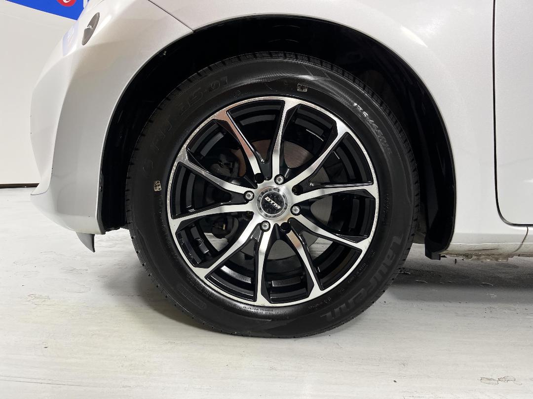 Photo '10' of Honda FIT