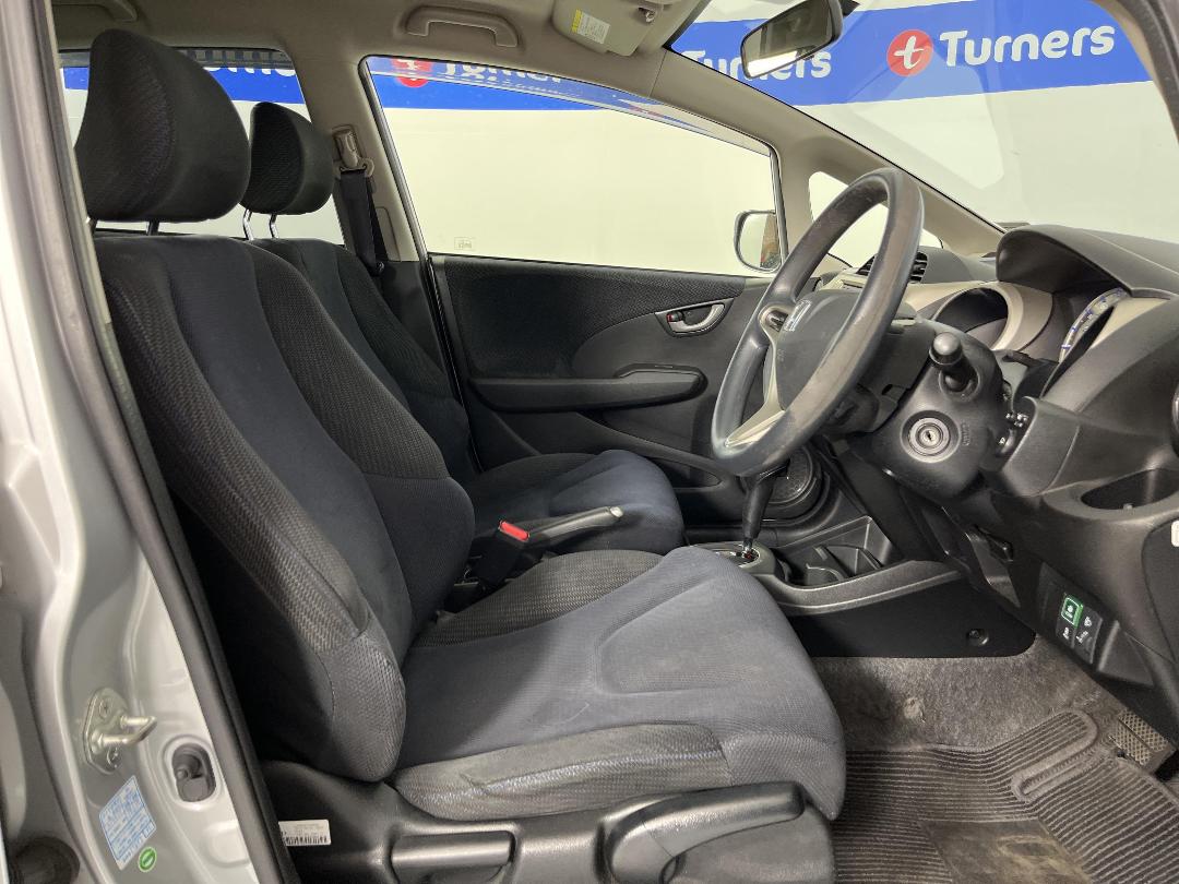 Photo '16' of Honda FIT