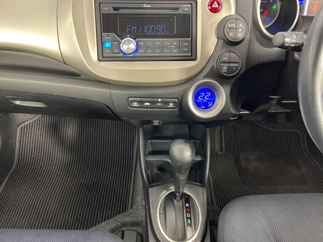 Photo '18' of Honda FIT