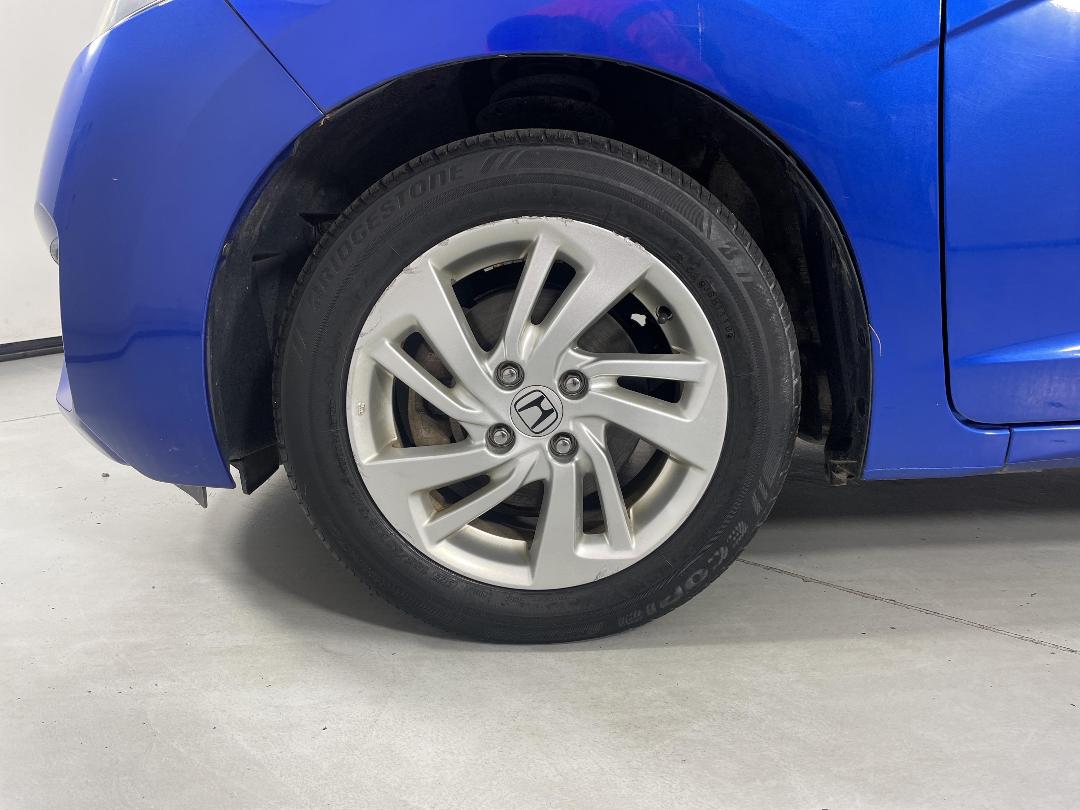 Photo '10' of Honda FIT