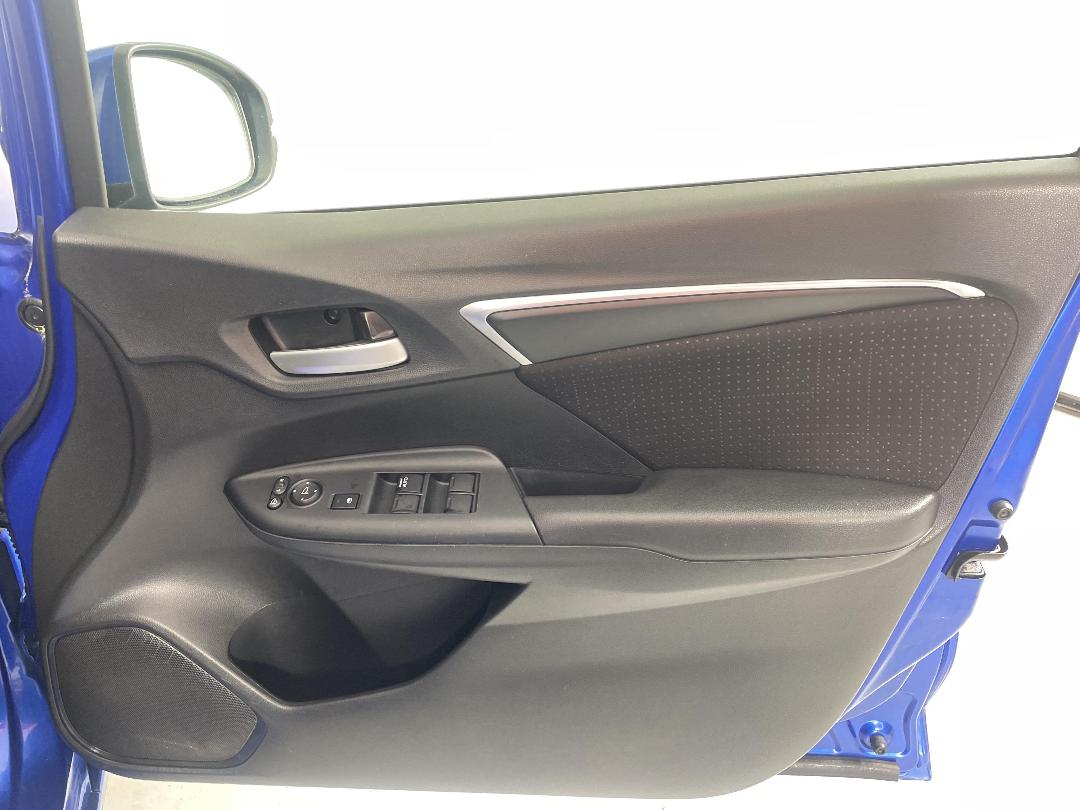 Photo '15' of Honda FIT