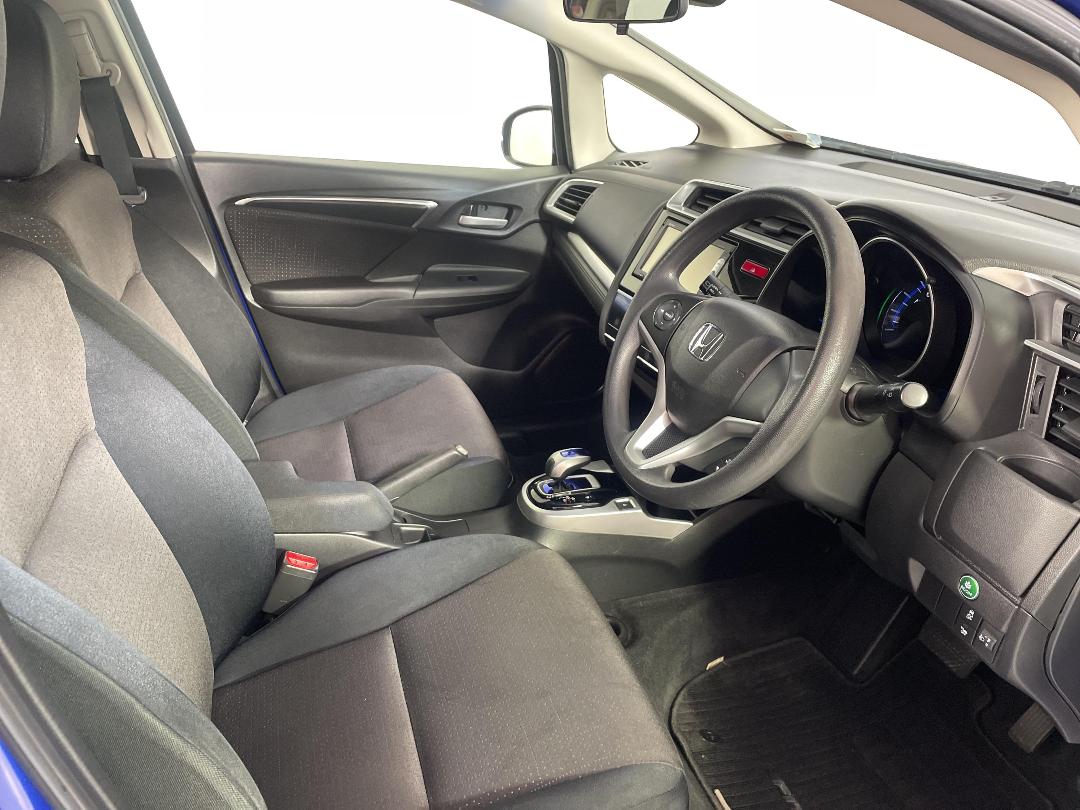 Photo '16' of Honda FIT