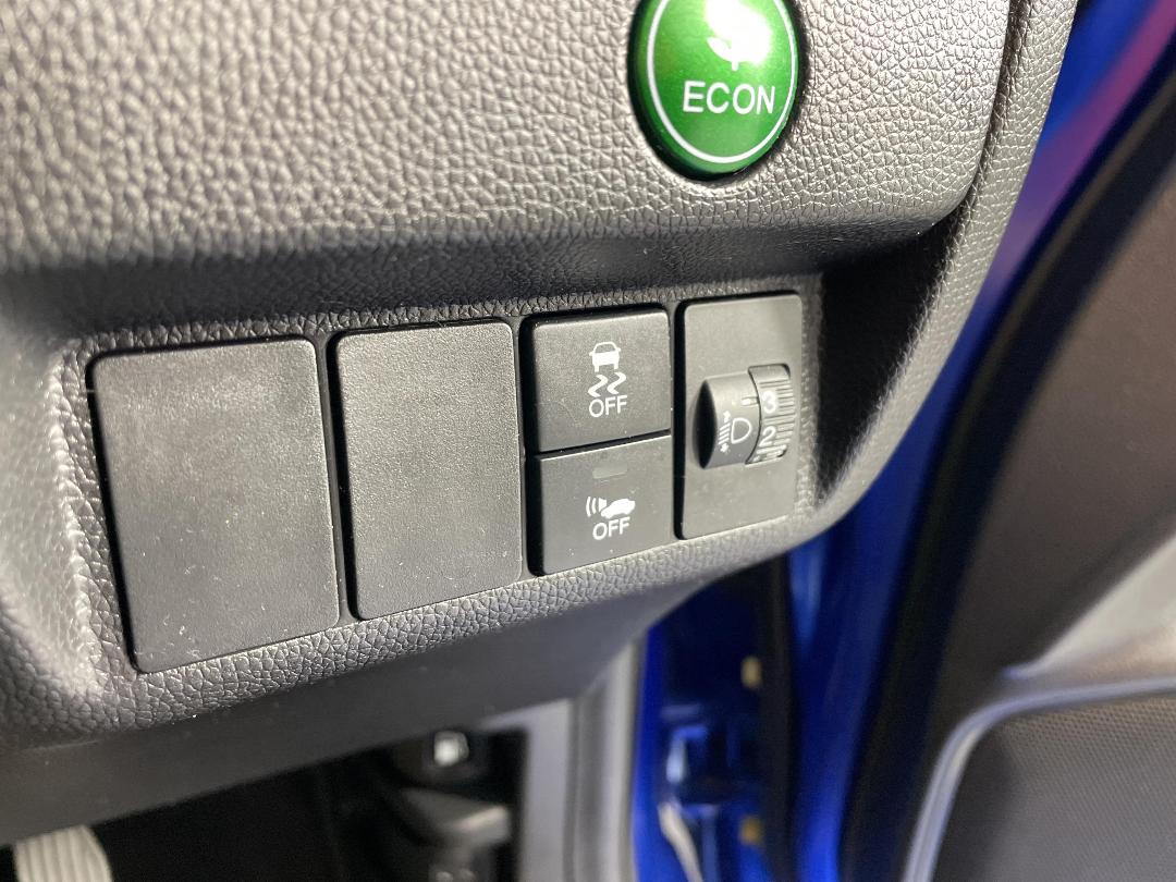 Photo '28' of Honda FIT