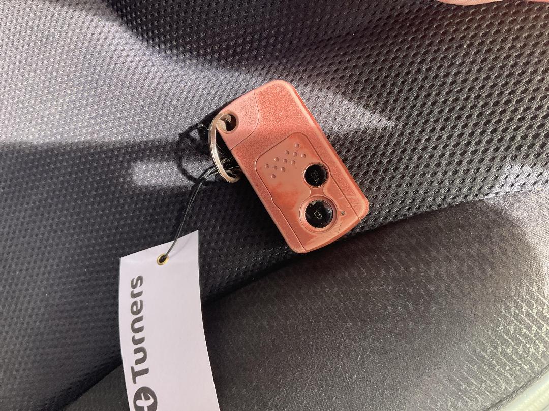 Photo '20' of Honda FIT Photo '20' of Honda FIT