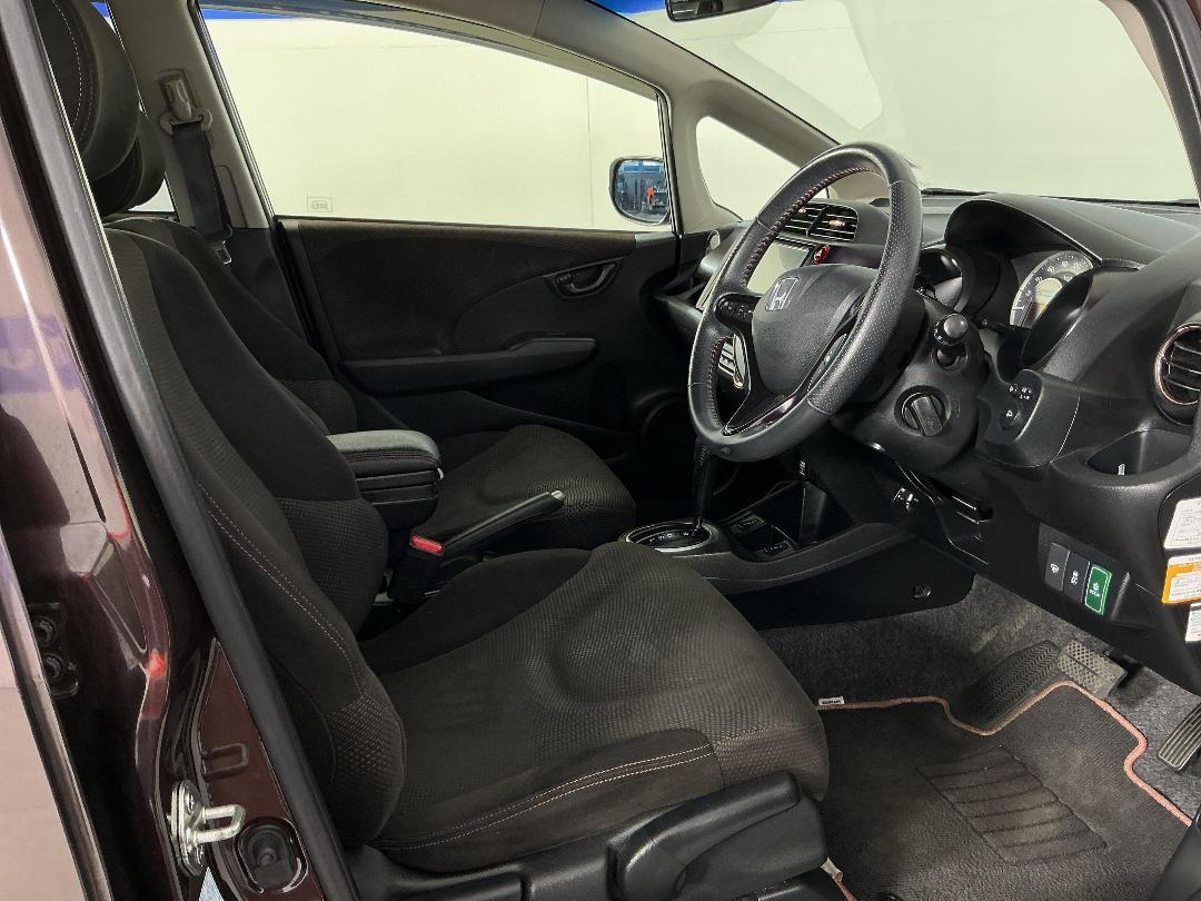 Photo '16' of Honda FIT