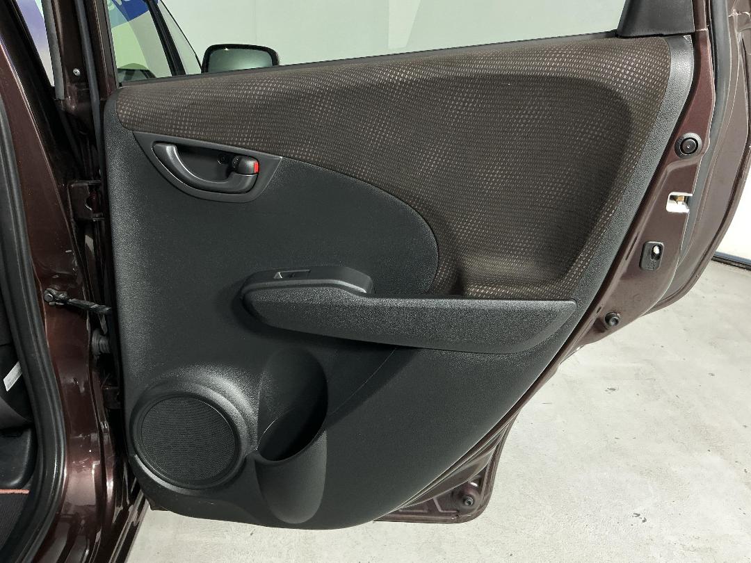 Photo '19' of Honda FIT