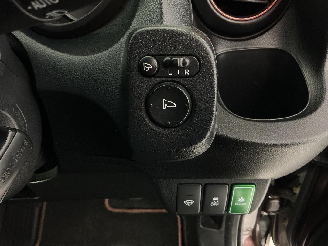 Photo '25' of Honda FIT