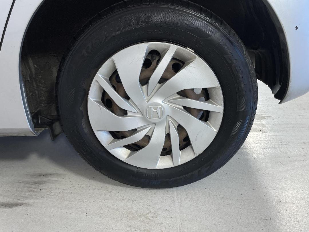 Photo '11' of Honda FIT