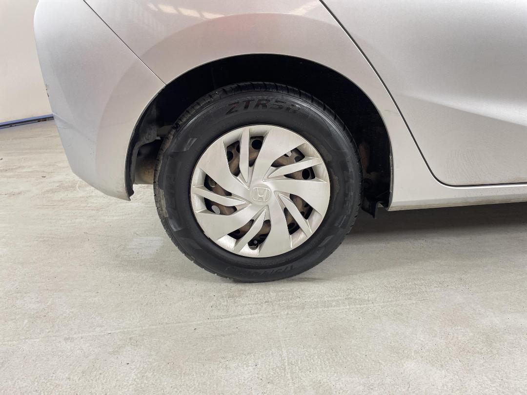 Photo '12' of Honda FIT