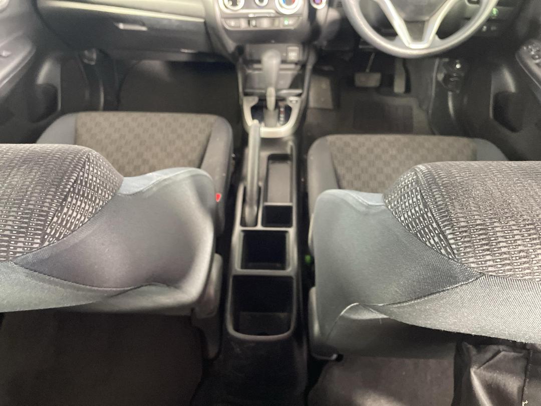 Photo '18' of Honda FIT