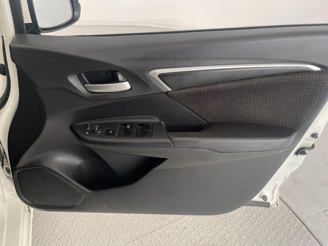 Photo '15' of Honda FIT