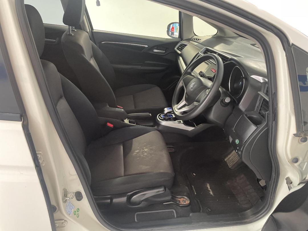 Photo '16' of Honda FIT