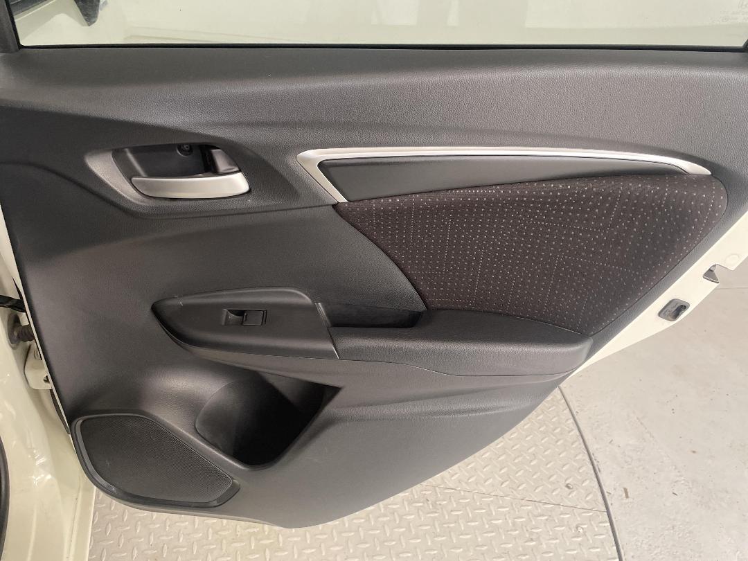 Photo '19' of Honda FIT