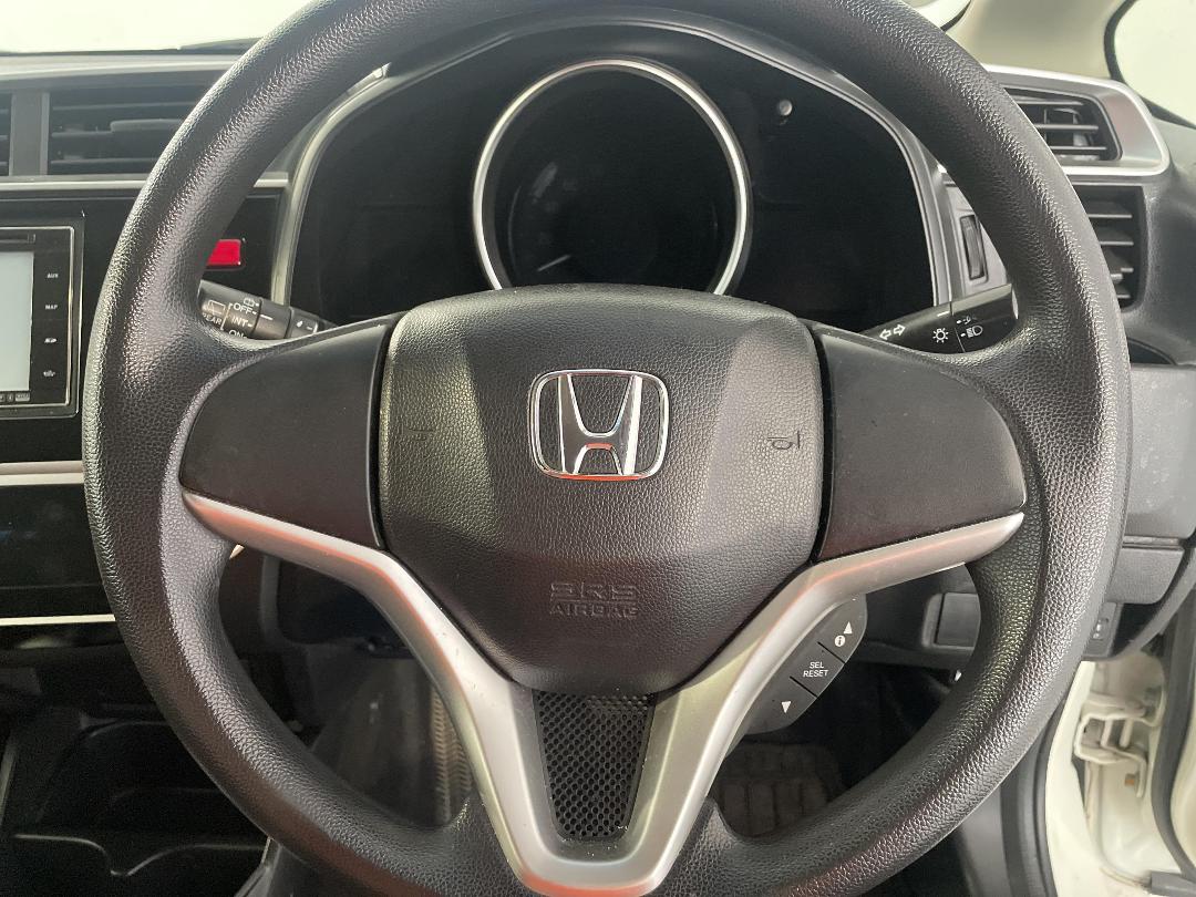 Photo '25' of Honda FIT