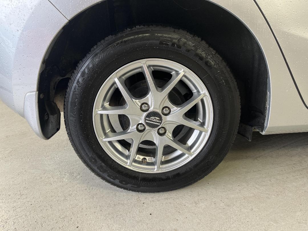 Photo '12' of Honda FIT Photo '12' of Honda FIT