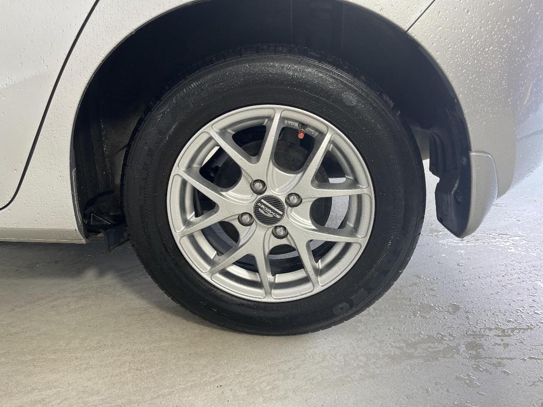 Photo '11' of Honda FIT Photo '11' of Honda FIT