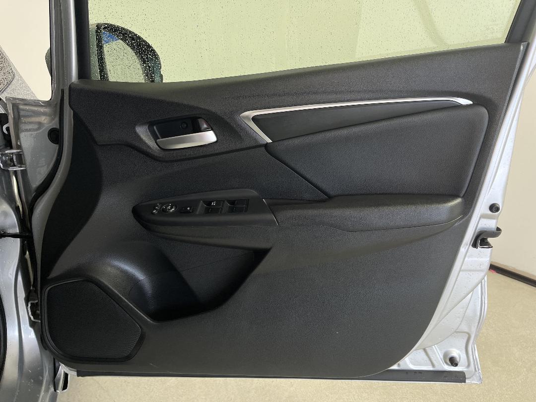 Photo '15' of Honda FIT Photo '15' of Honda FIT