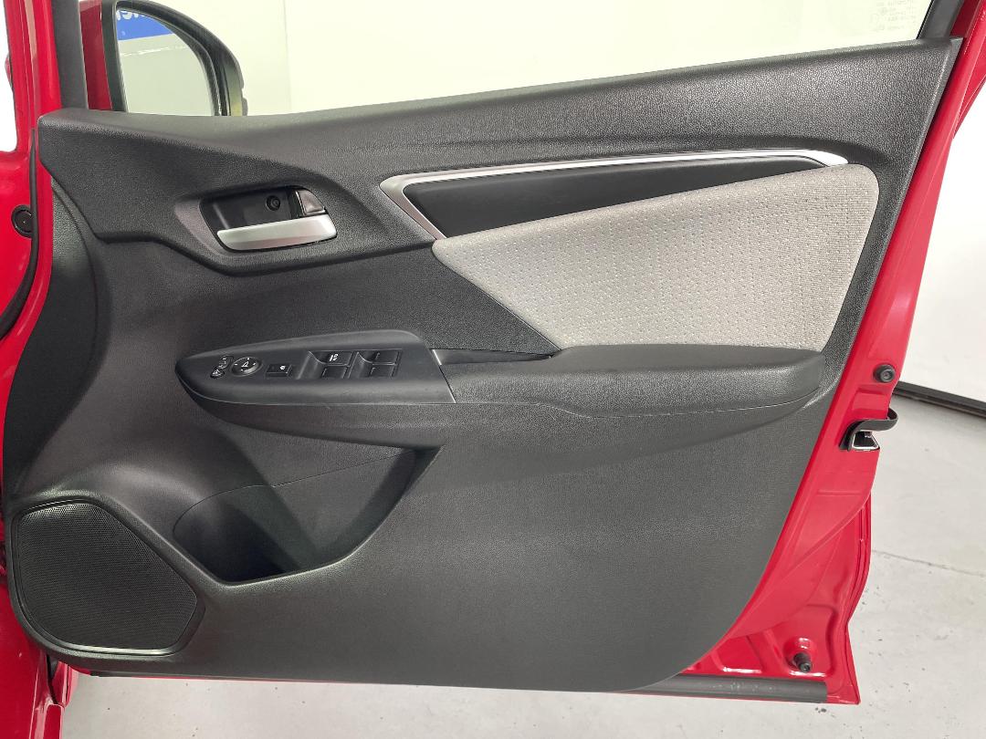 Photo '15' of Honda FIT