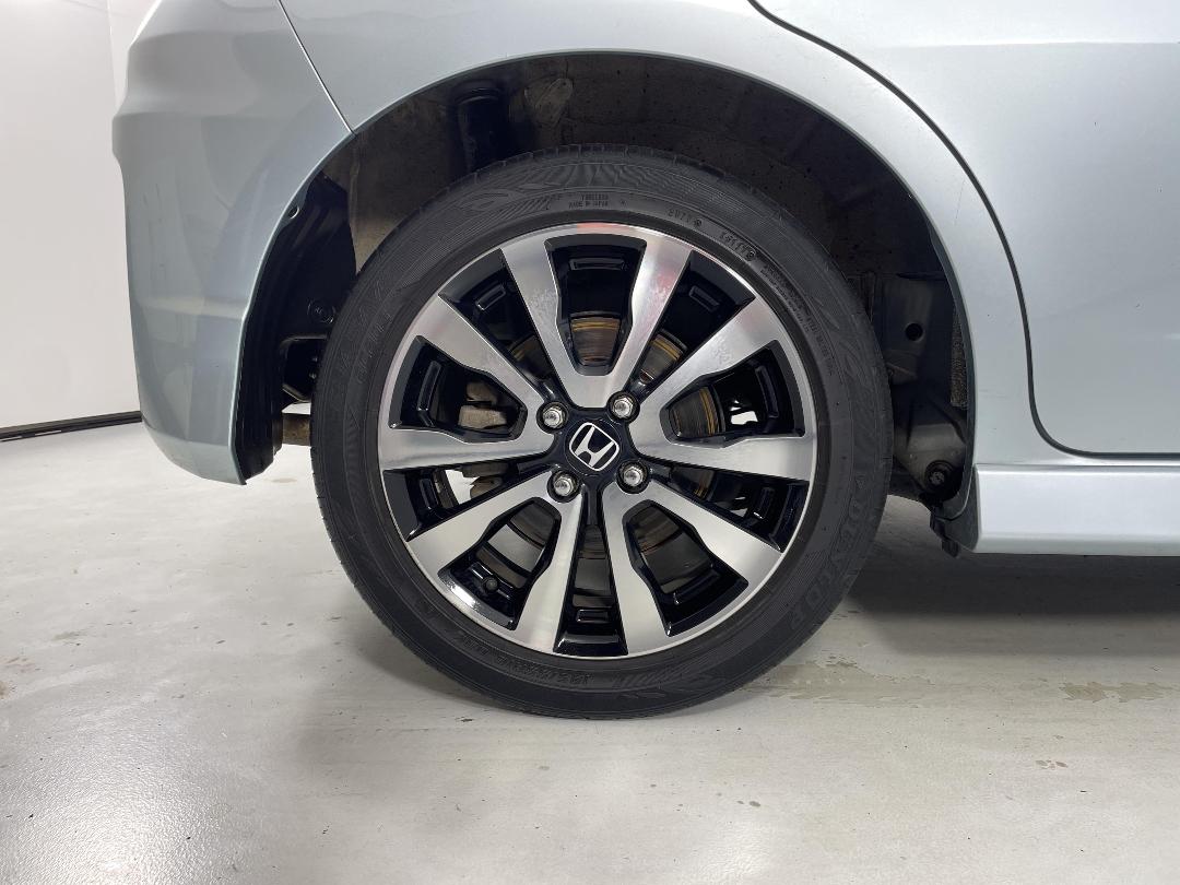 Photo '12' of Honda FIT