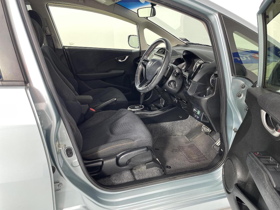 Photo '16' of Honda FIT