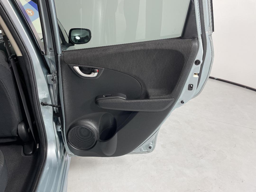 Photo '19' of Honda FIT