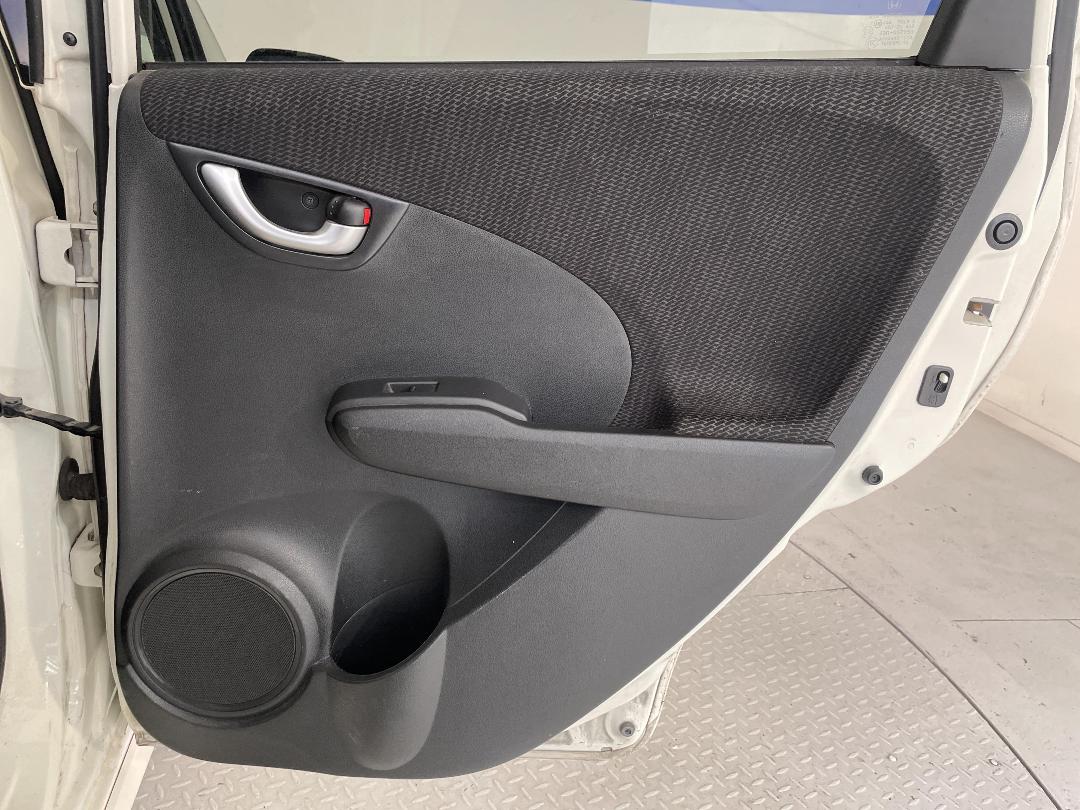 Photo '19' of Honda FIT