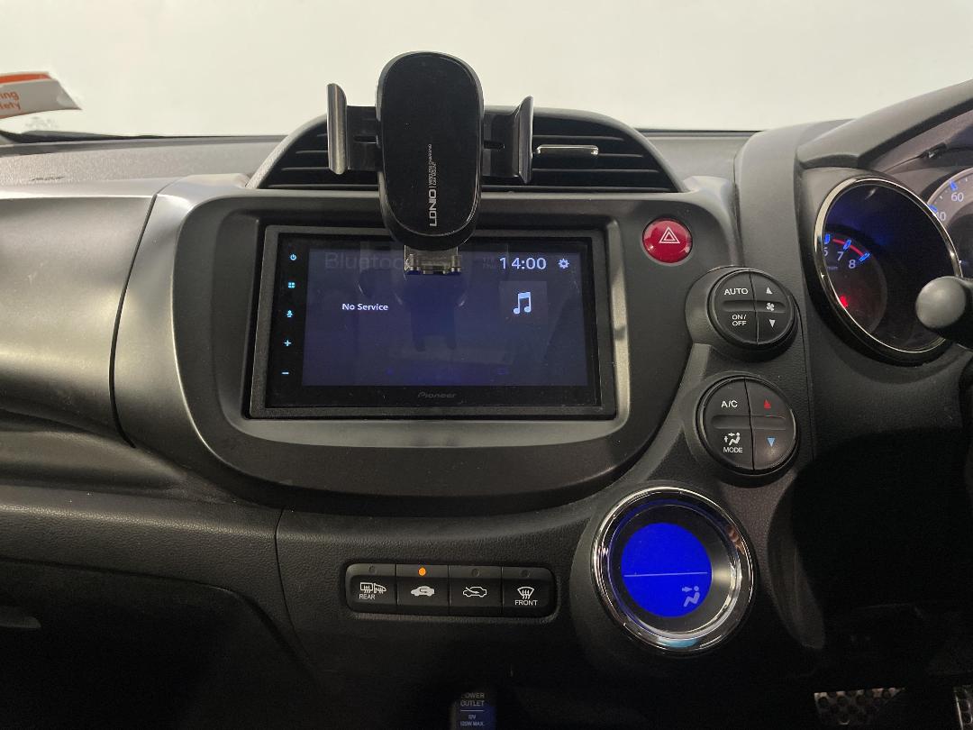 Photo '23' of Honda FIT