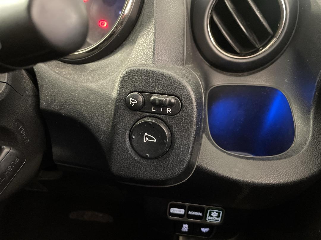 Photo '26' of Honda FIT