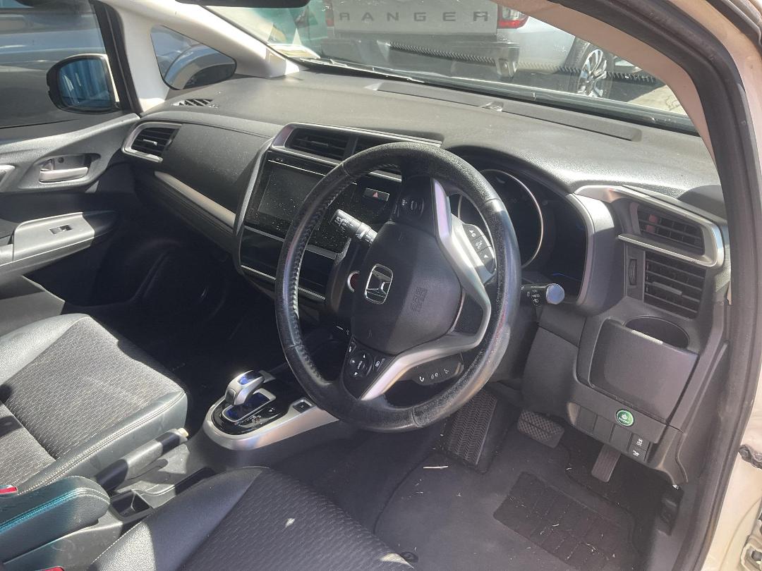 Photo '16' of Honda FIT Hybrid Photo '16' of Honda FIT Hybrid