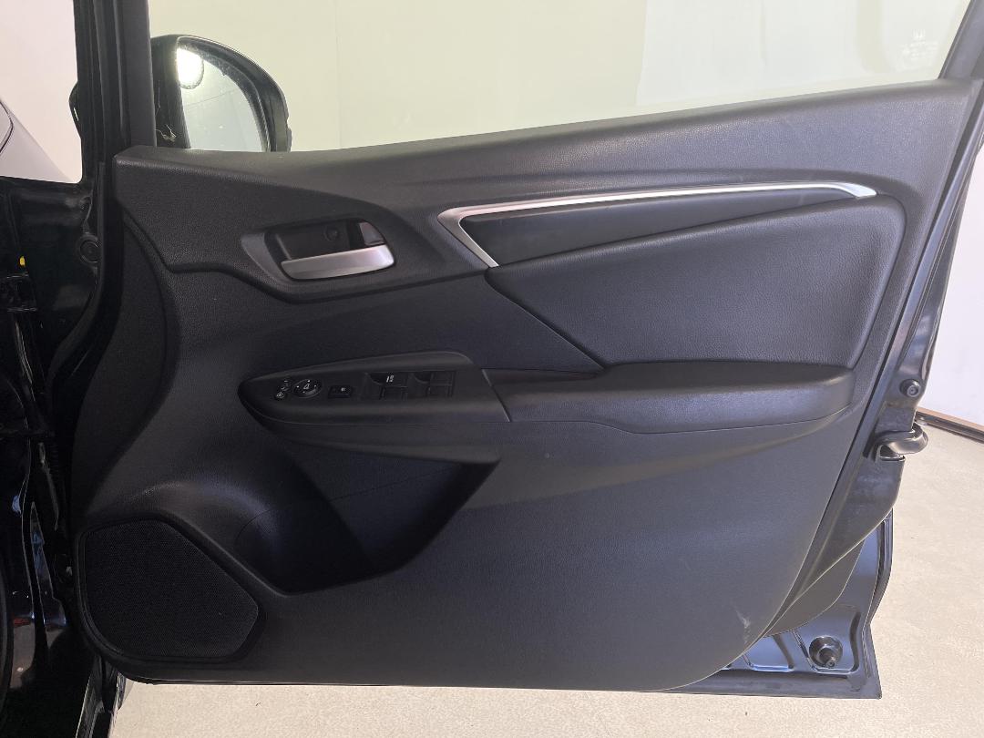 Photo '15' of Honda FIT Photo '15' of Honda FIT