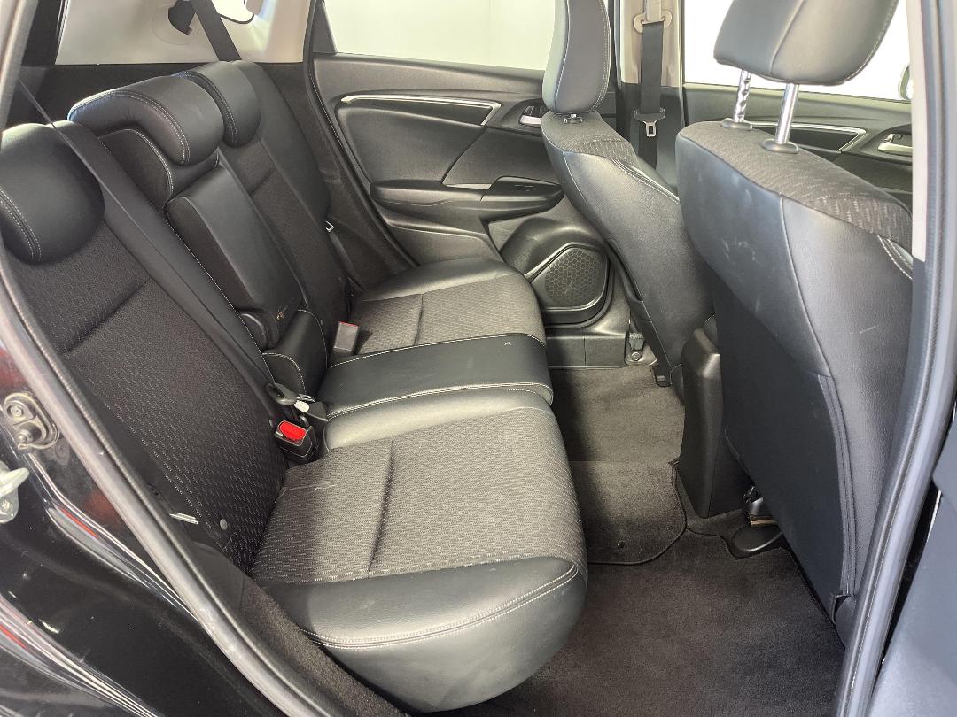 Photo '20' of Honda FIT Photo '20' of Honda FIT