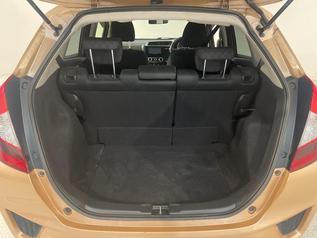 Photo '14' of Honda FIT Photo '14' of Honda FIT