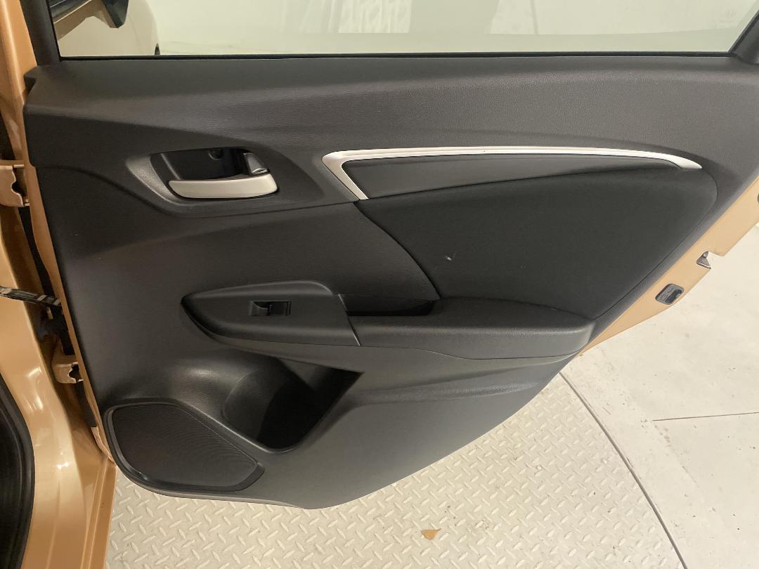 Photo '19' of Honda FIT Photo '19' of Honda FIT