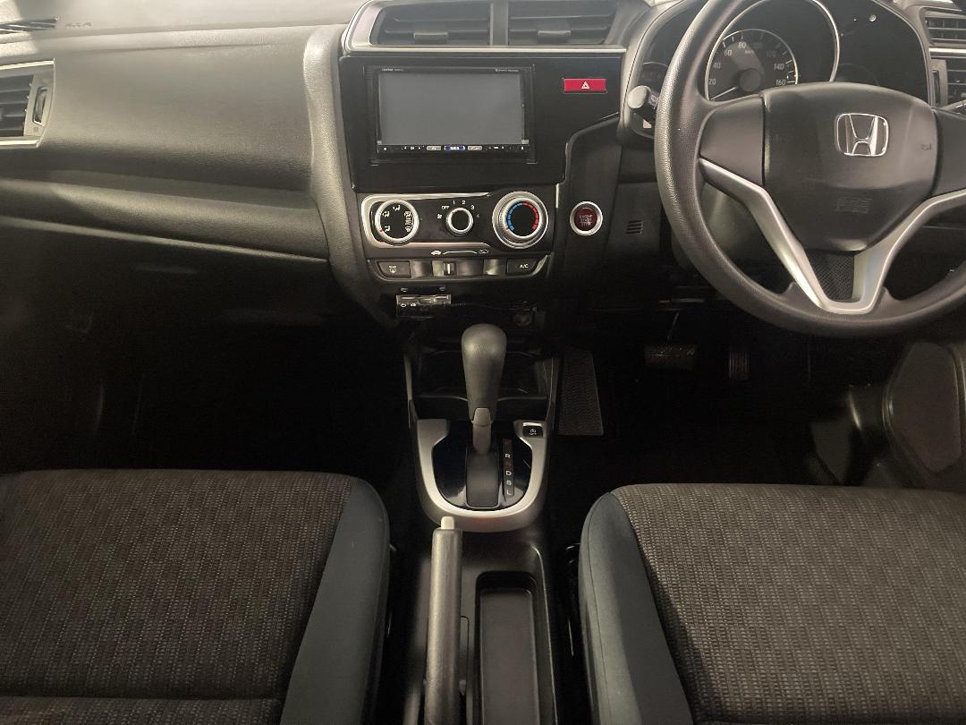 Photo '18' of Honda FIT Photo '18' of Honda FIT