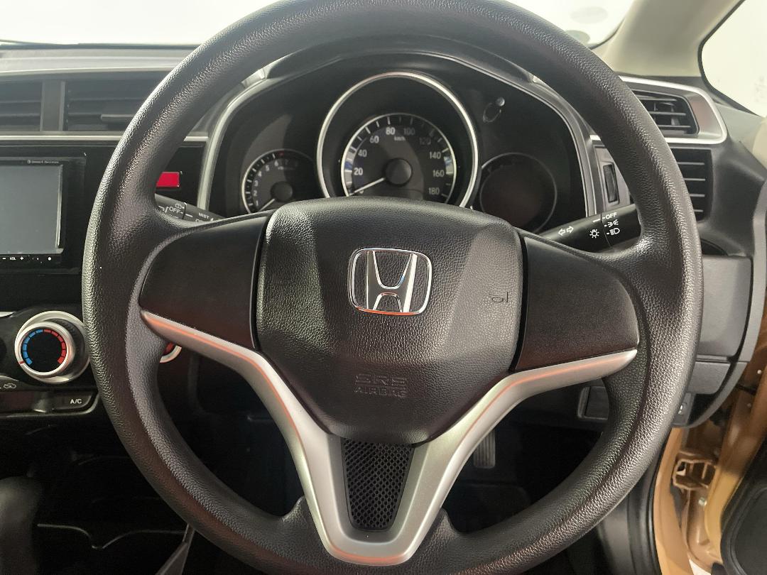 Photo '25' of Honda FIT Photo '25' of Honda FIT