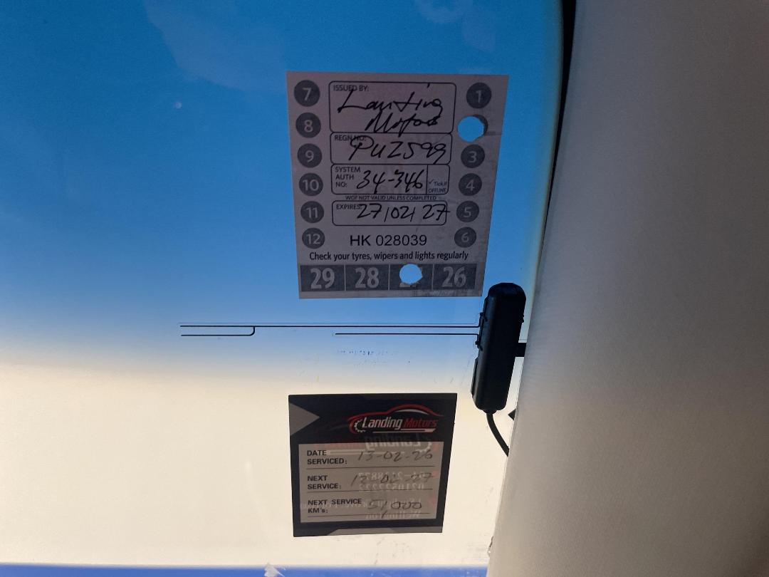 Photo '31' of Honda FIT Photo '31' of Honda FIT