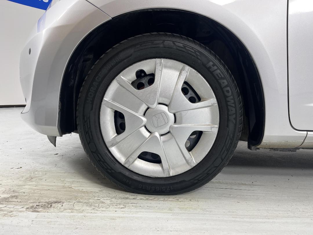 Photo '10' of Honda FIT Photo '10' of Honda FIT