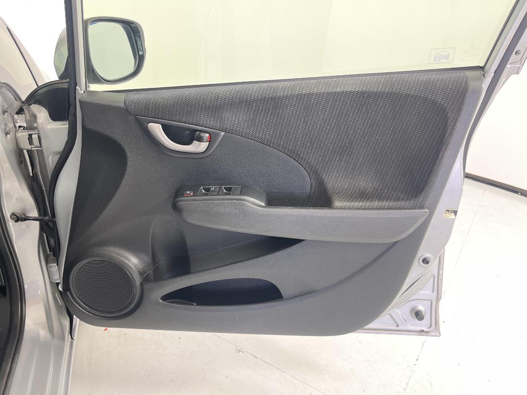 Photo '15' of Honda FIT Photo '15' of Honda FIT