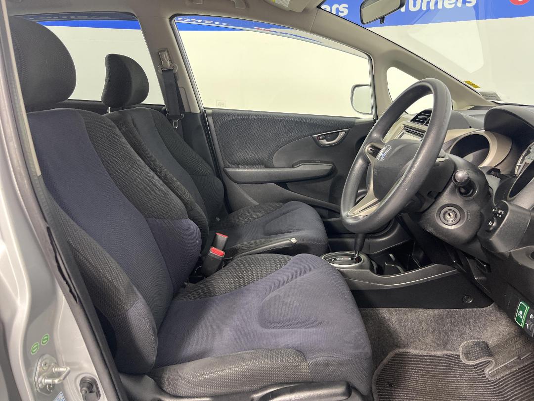 Photo '16' of Honda FIT Photo '16' of Honda FIT