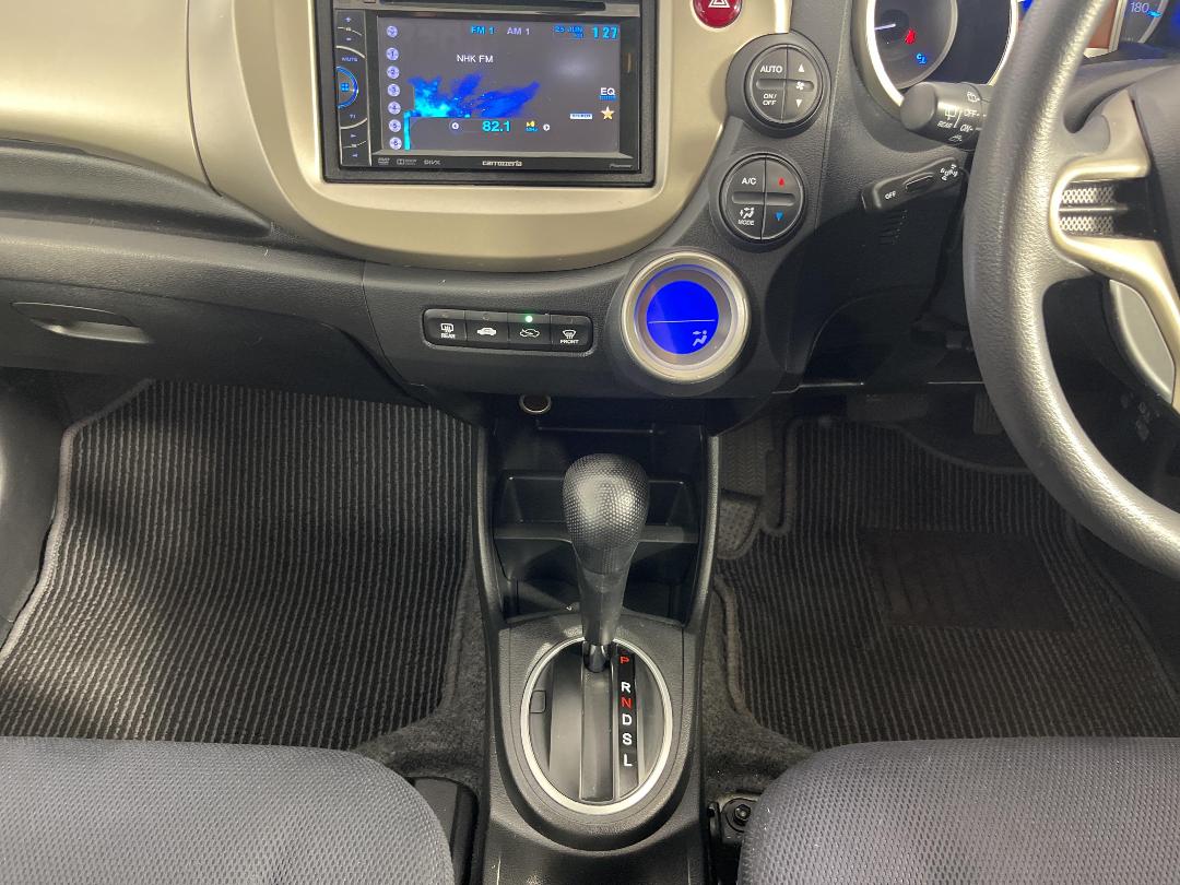 Photo '18' of Honda FIT Photo '18' of Honda FIT