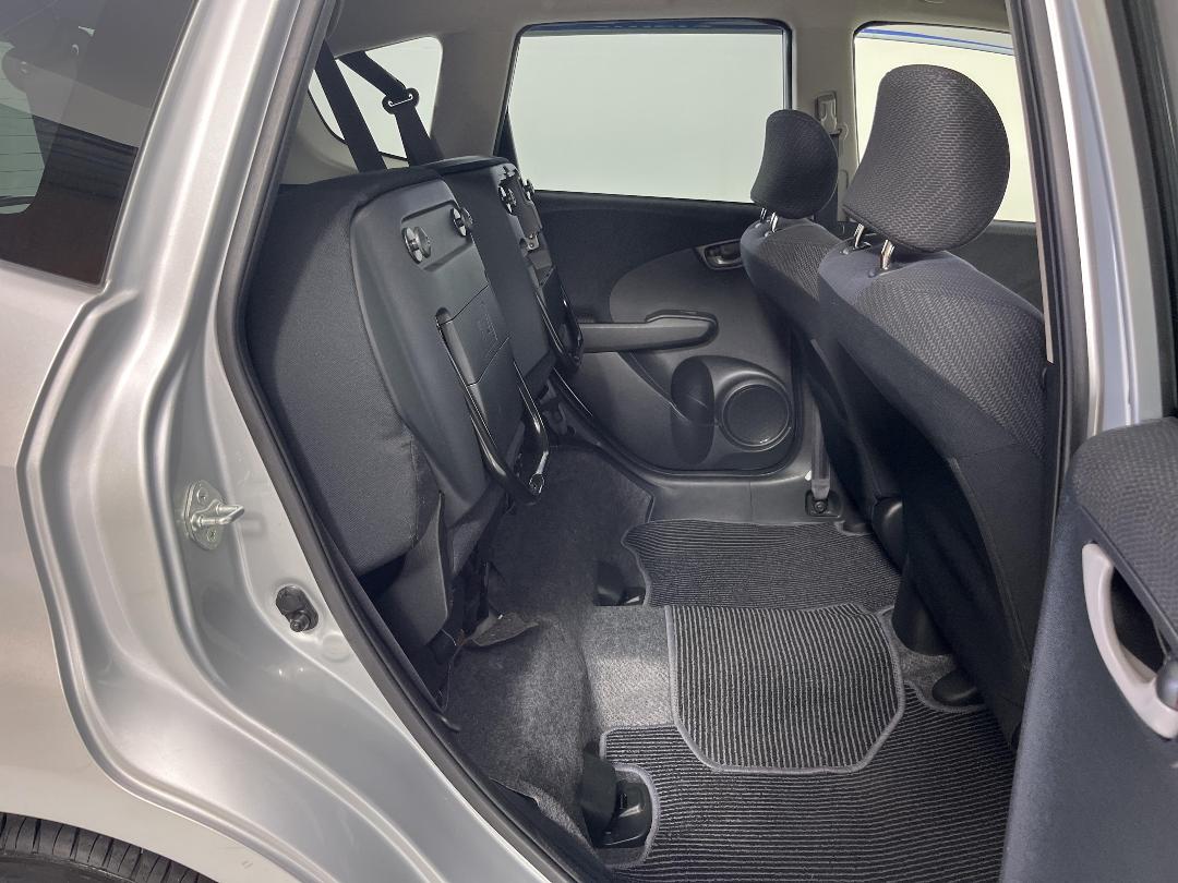 Photo '24' of Honda FIT Photo '24' of Honda FIT